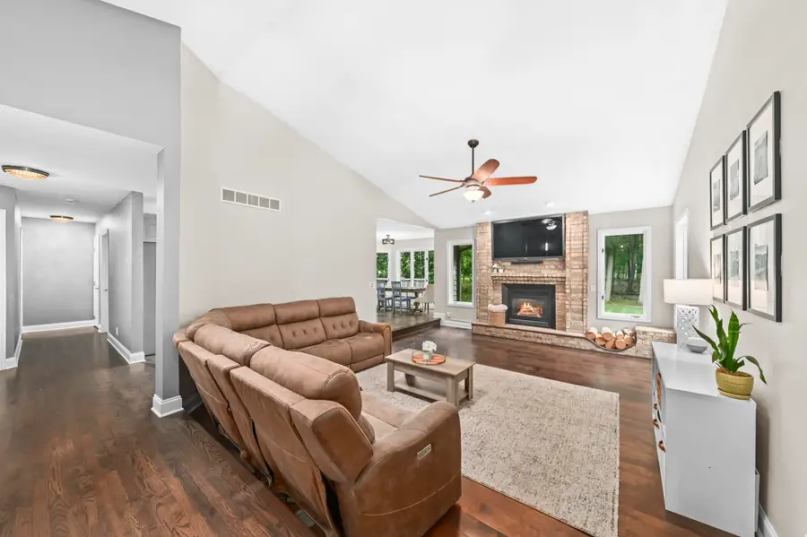 N64W33946 Lakeview Dr, Oconomowoc, WI 53066 - #3