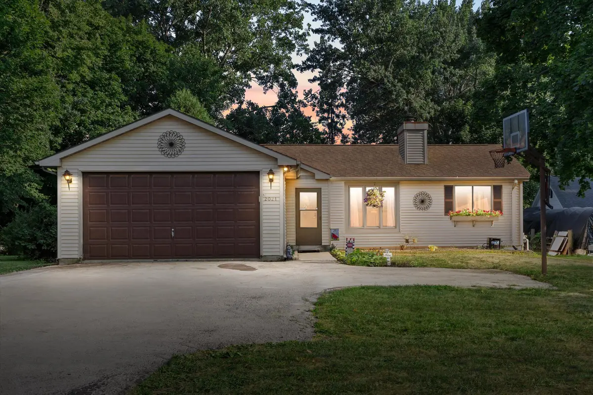 2021 4 Mile Rd, Racine, WI 53402 - #1