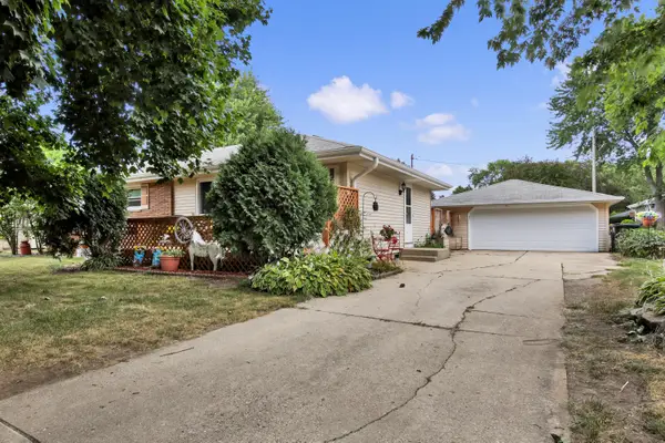 8134 N 66th St, Brown Deer, WI 53223