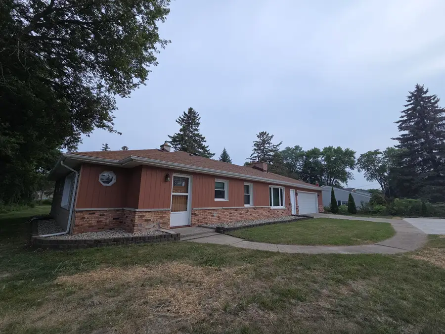 2027 Summit Ave, Waukesha, WI 53188 - #3
