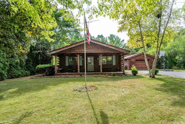 8214 203rd Ave, Bristol, WI 53104