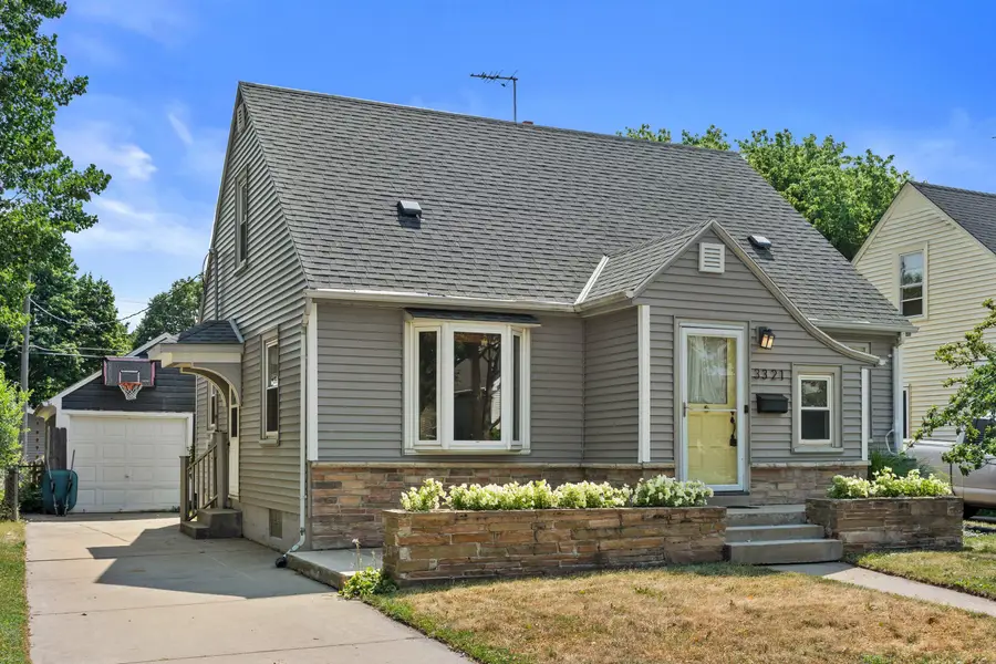 3321 Tenth Ave, Racine, WI 53402 - #2
