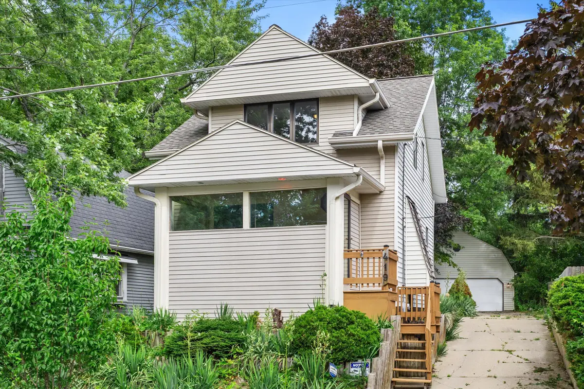 419 Hayes Ave, Racine, WI 53405 - #1