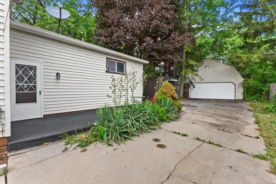 419 Hayes Ave, Racine, WI 53405 - #2