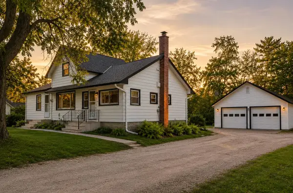 187 S Main St, Dousman, WI 53118