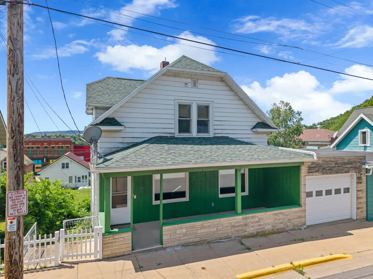 23 N Hill St, Fountain City, WI 54629 - #1