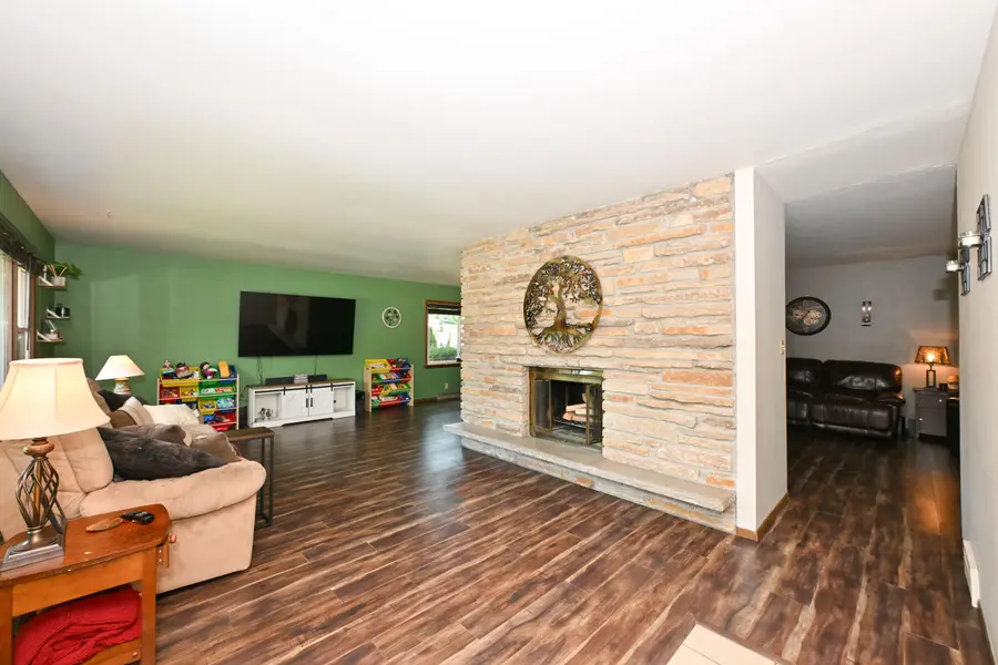 4520 Garden Dr, Mount Pleasant, WI 53403 - #2