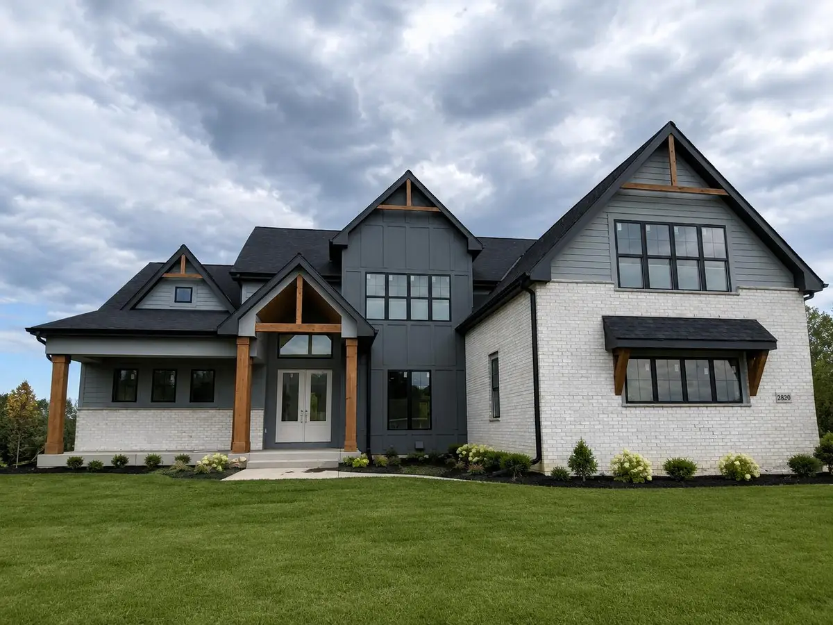 2820 Cross Winds Way, Hartland, WI 53029 - #1