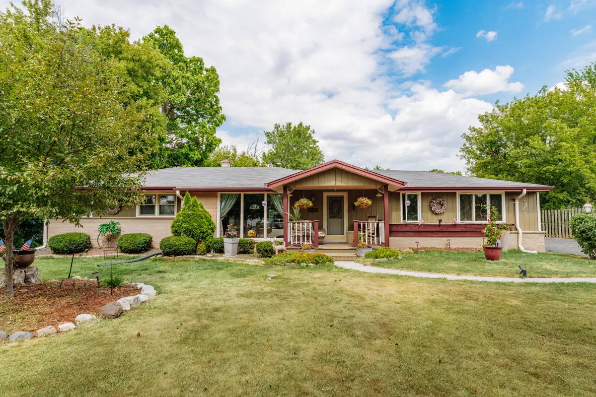 3650 S Wollmer Rd, Greenfield, WI 53228 - #1