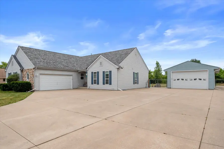 3689 W Drexel Ave, Franklin, WI 53132 - #2