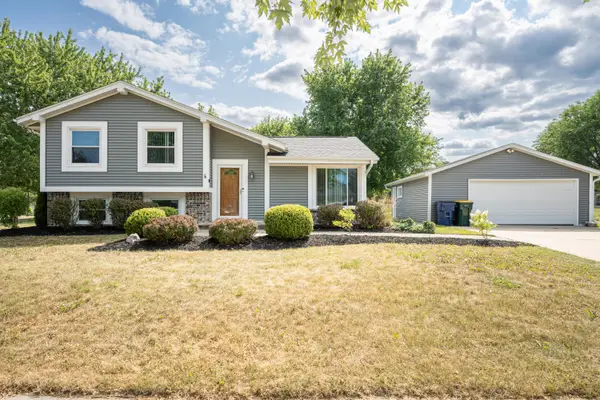 7601 S Manor Ave, Oak Creek, WI 53154