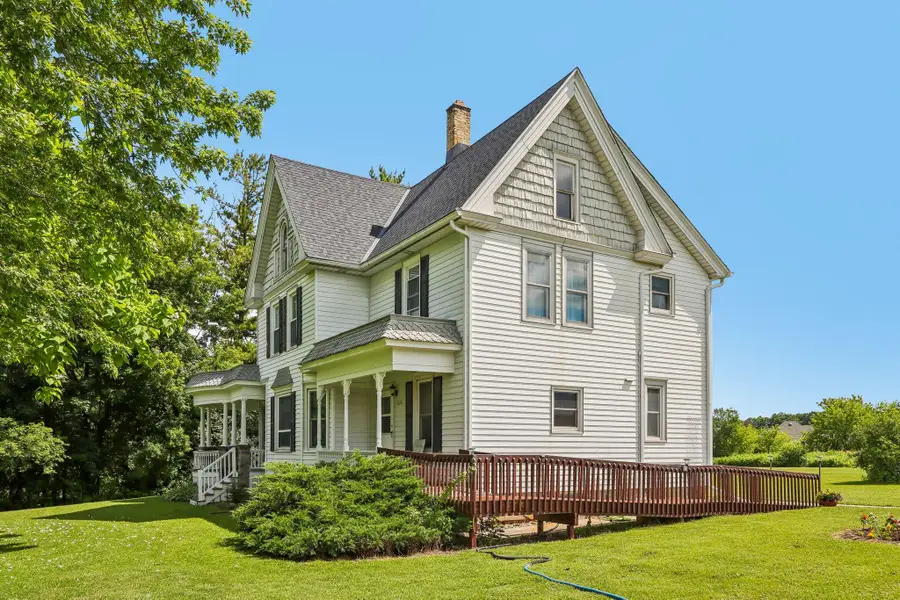 3226 Jackson Dr, Jackson, WI 53037 - #2