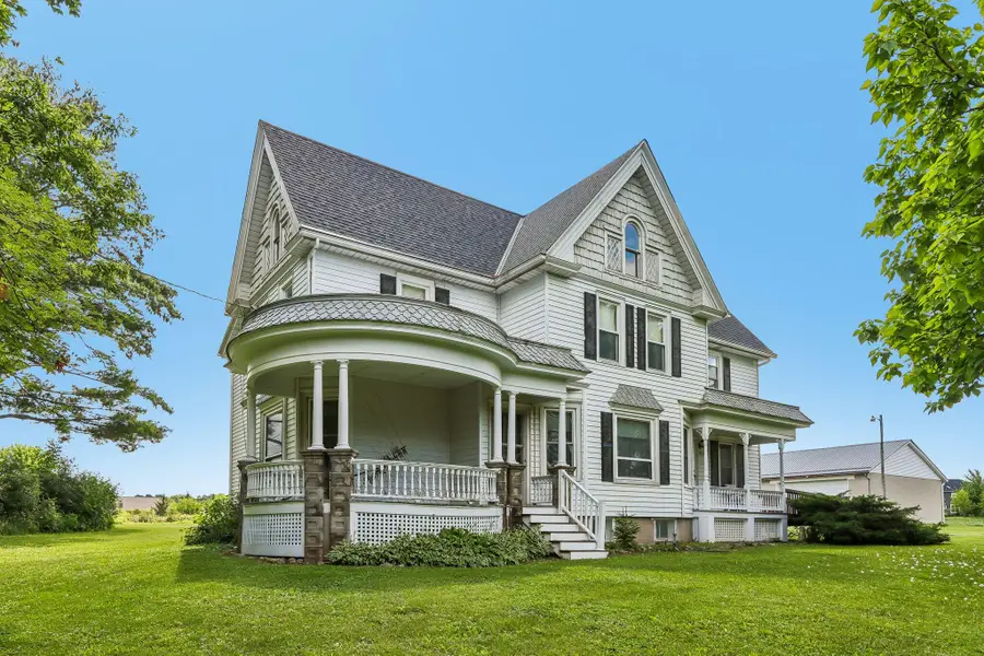 3226 Jackson Dr, Jackson, WI 53037 - #3