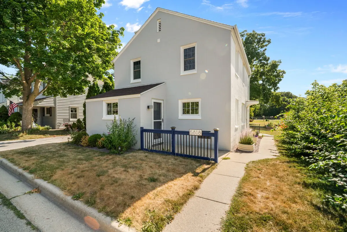 5818 Currant Ln, Greendale, WI 53219 - #1