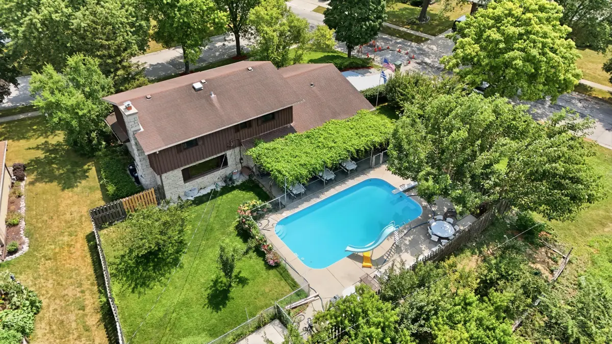 5050 Spruce Ct, Greendale, WI 53129 - #1