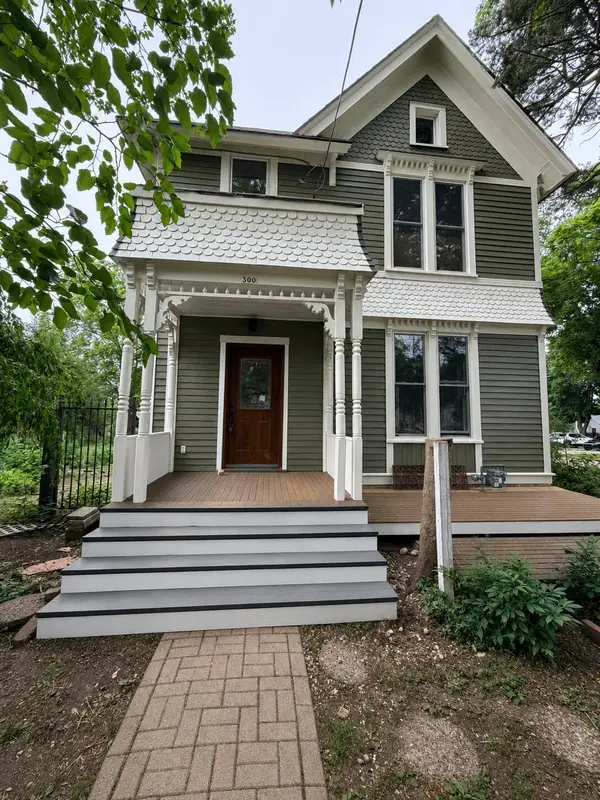 300 W Chestnut St, Burlington, WI 53105