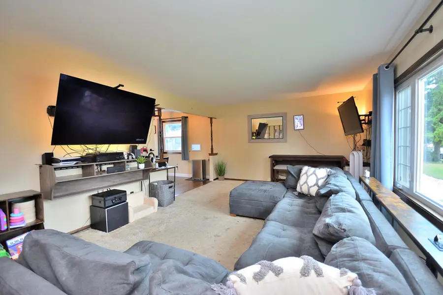 4271 S 89th St, Greenfield, WI 53228 - #3