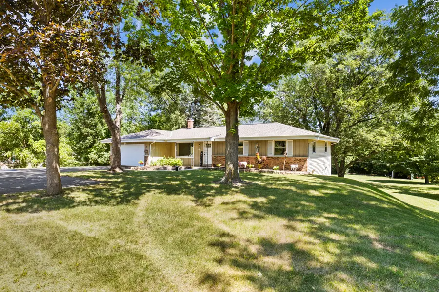 W230S5930 Molla Dr, Waukesha, WI 53189 - #2