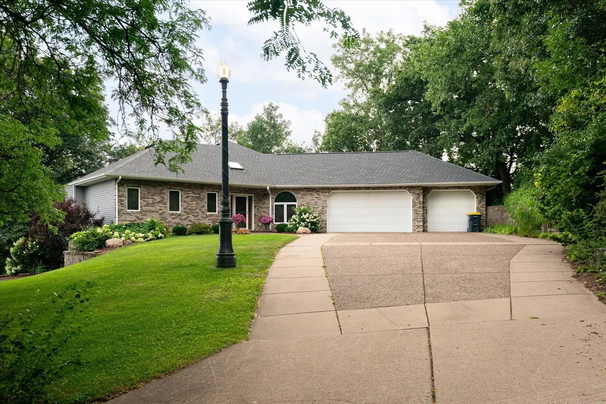 508 Curt Rd, Holmen, WI 54636 - #1