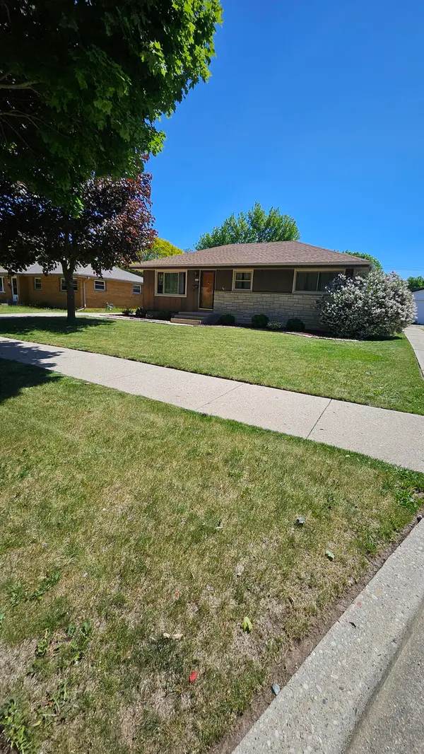 8029 W Marion St, Milwaukee, WI 53222