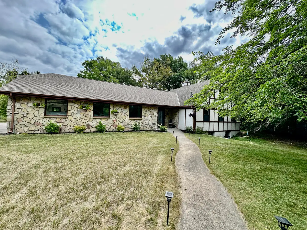 1894 Annette Ct, Trenton, WI 53090 - #1