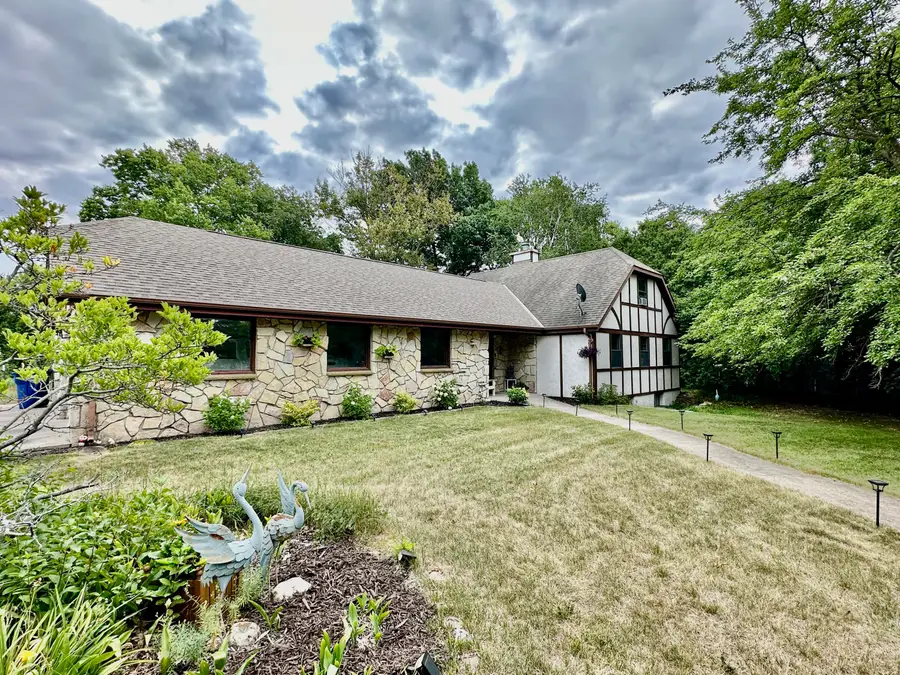 1894 Annette Ct, Trenton, WI 53090 - #2