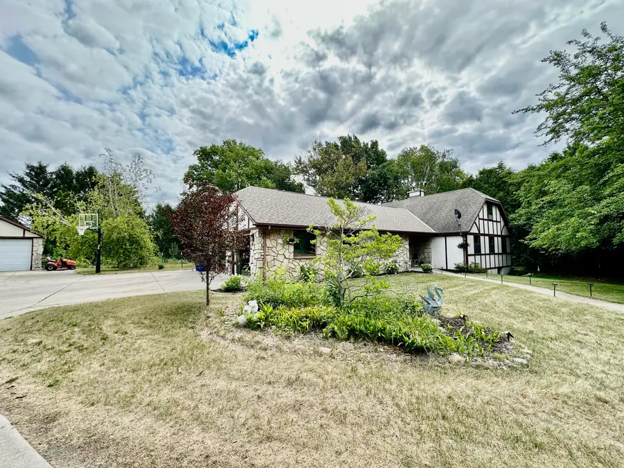 1894 Annette Ct, Trenton, WI 53090 - #3