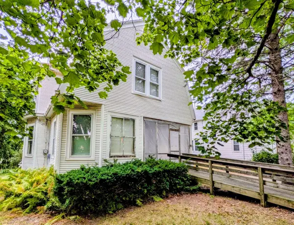 1004 Whitewater Ave, Fort Atkinson, WI 53538