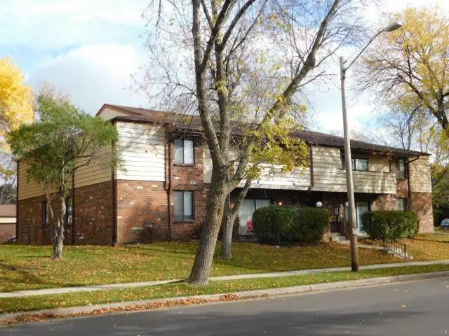 2620 W Custer Ave, Glendale, WI 53209 - #1