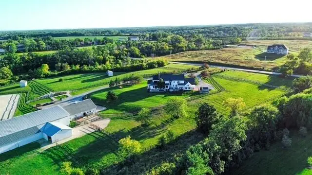13700 N Riverland Rd, Mequon, WI 53097 - #3