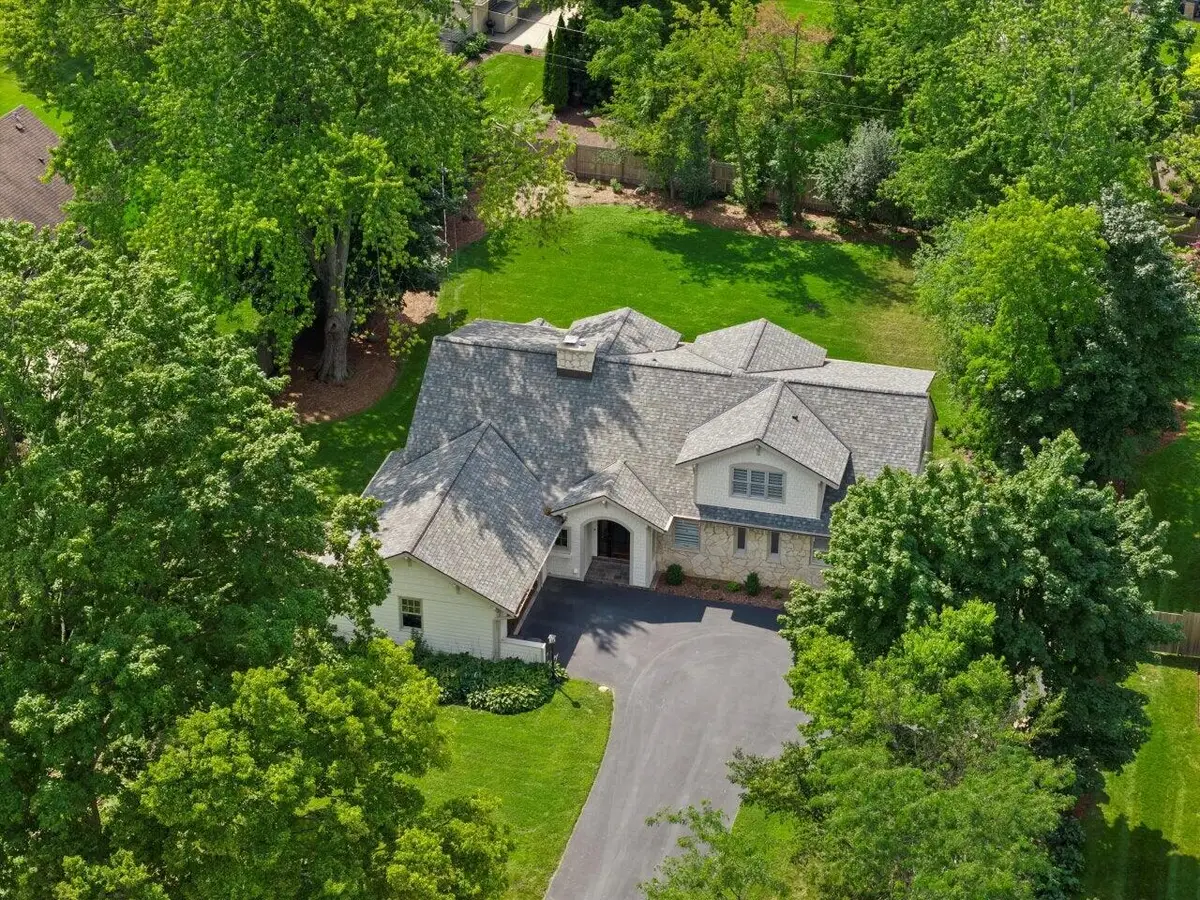 7857 N Lake Dr, Fox Point, WI 53217 - #1