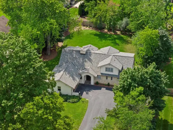7857 N Lake Dr, Fox Point, WI 53217