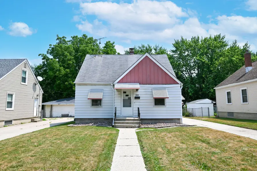 3030 S 55th St, Milwaukee, WI 53219 - #2