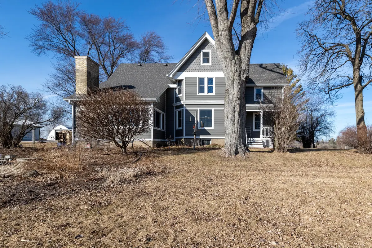 1615 Ulao Pkwy S, Grafton, WI 53024 - #1