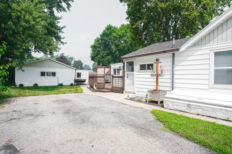1723 Bainbridge St, French Island, WI 54603 - #3