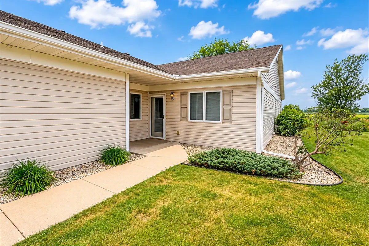 400 S Rice St, Whitewater, WI 53190 - #1
