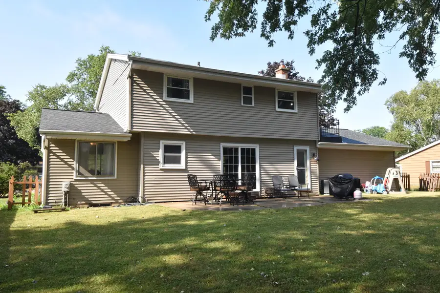 14445 W Butternut Trl, New Berlin, WI 53151 - #2