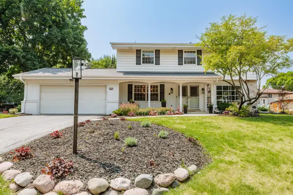 2745 N 117th Pl, Wauwatosa, WI 53222