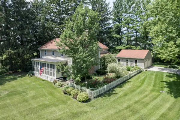 N132W17858 Rockfield Rd, Germantown, WI 53022