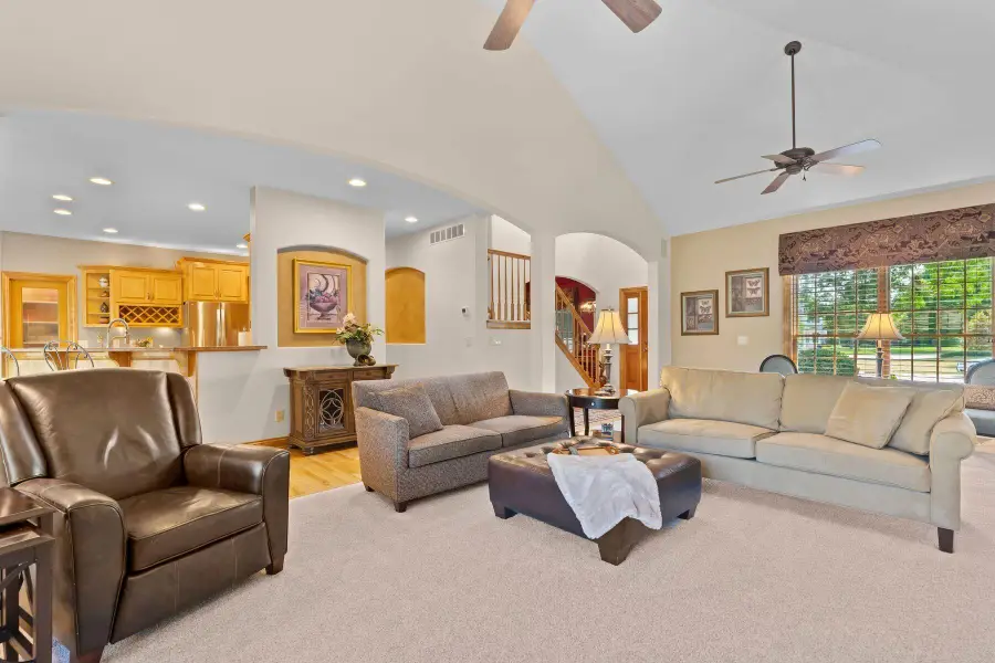 1704 River Lakes Rd N, Oconomowoc, WI 53066 - #3