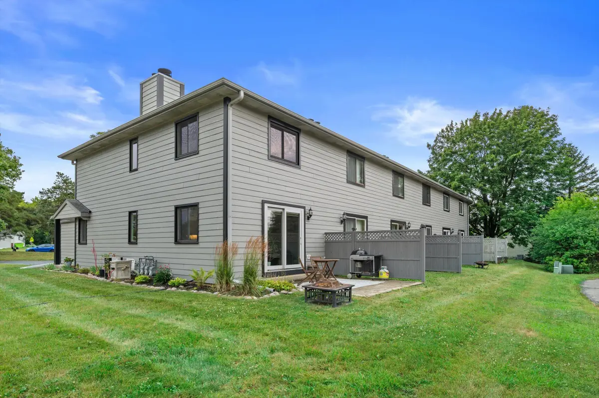 801 S Imperial Dr, Hartland, WI 53029 - #1