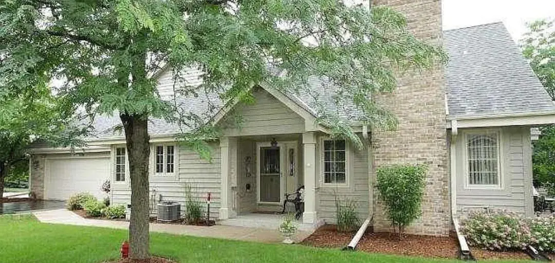 N21W24178 Dorchester Dr, Pewaukee, WI 53072 - #1