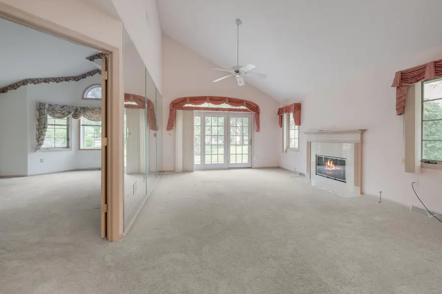 N21W24178 Dorchester Dr, Pewaukee, WI 53072 - #2