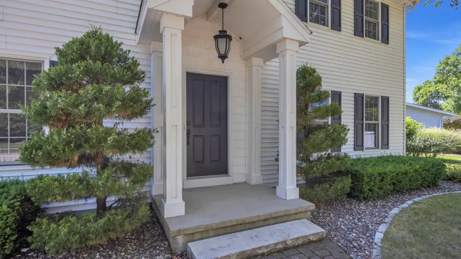 22 Eastbrook Ln, Fond Du Lac, WI 54935 - #3