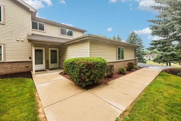 842 Evergreen Dr, Hartford, WI 53027