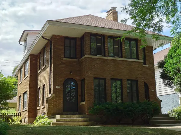 4155 N Farwell Ave, Shorewood, WI 53211