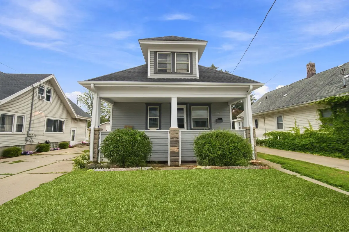 4029 Sheridan Rd, Kenosha, WI 53140 - #1