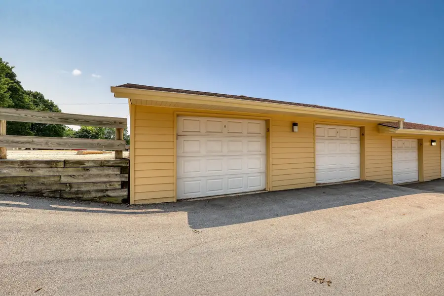 4875 Easy St, Delafield, WI 53029 - #3