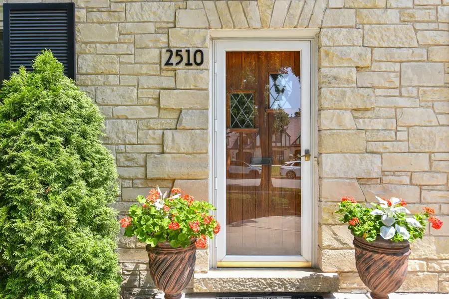2510 N Harding Blvd, Wauwatosa, WI 53226 - #3