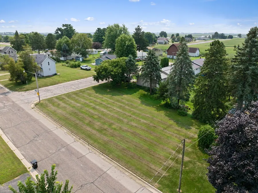 418 Monroe St E, Caledonia, MN 55921 - #2
